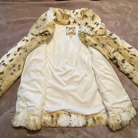 Stunning Michael Kors faux fur jacket - Picture 3 of 6
